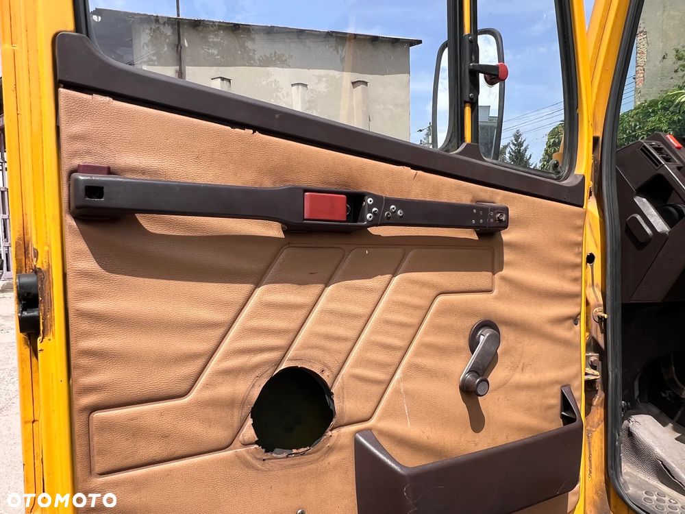 Mercedes-Benz 809 - 13