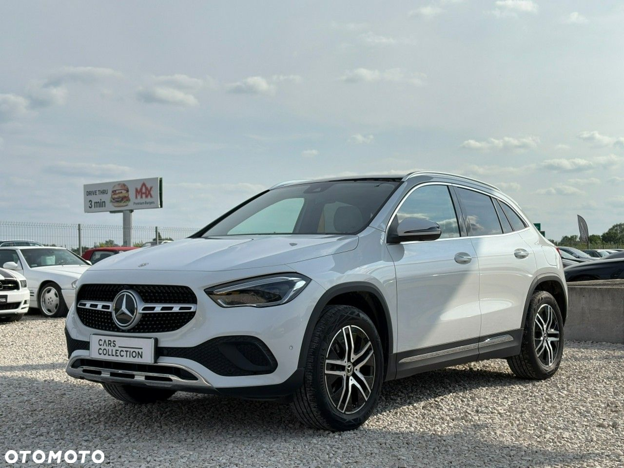Mercedes-Benz GLA - 8