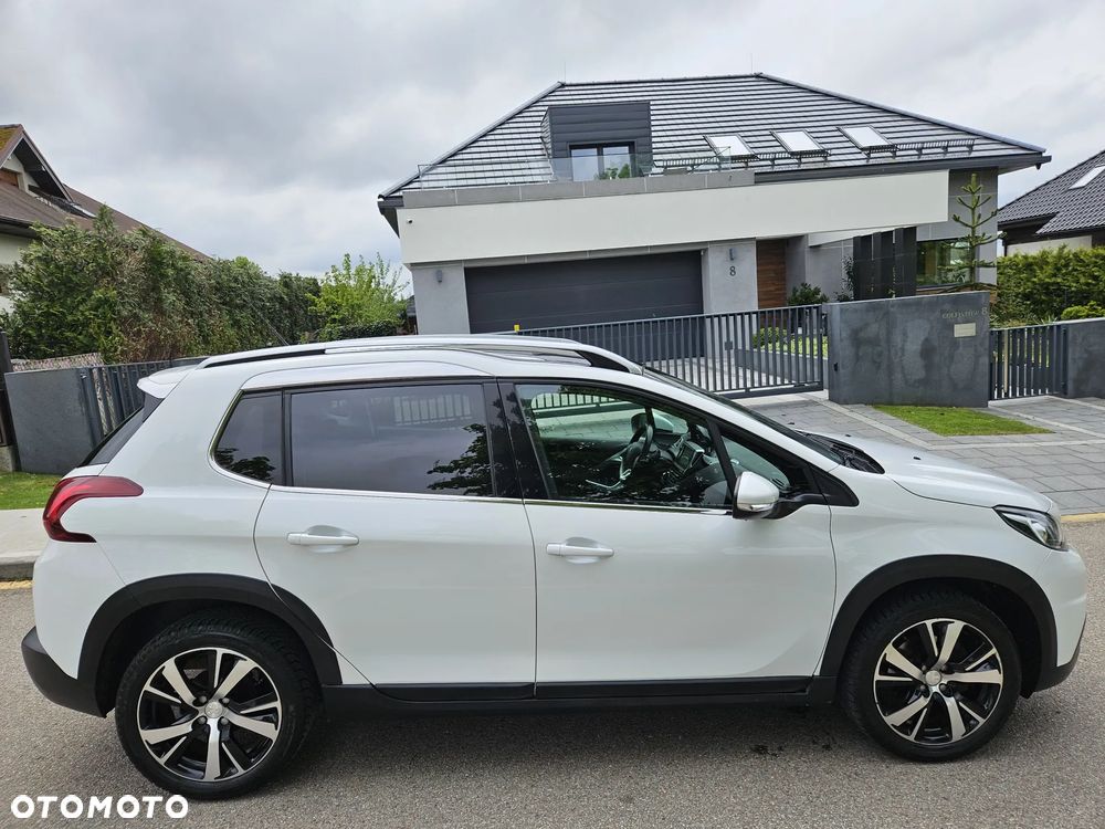 Peugeot 2008 1.2 Pure Tech Allure S&S - 22