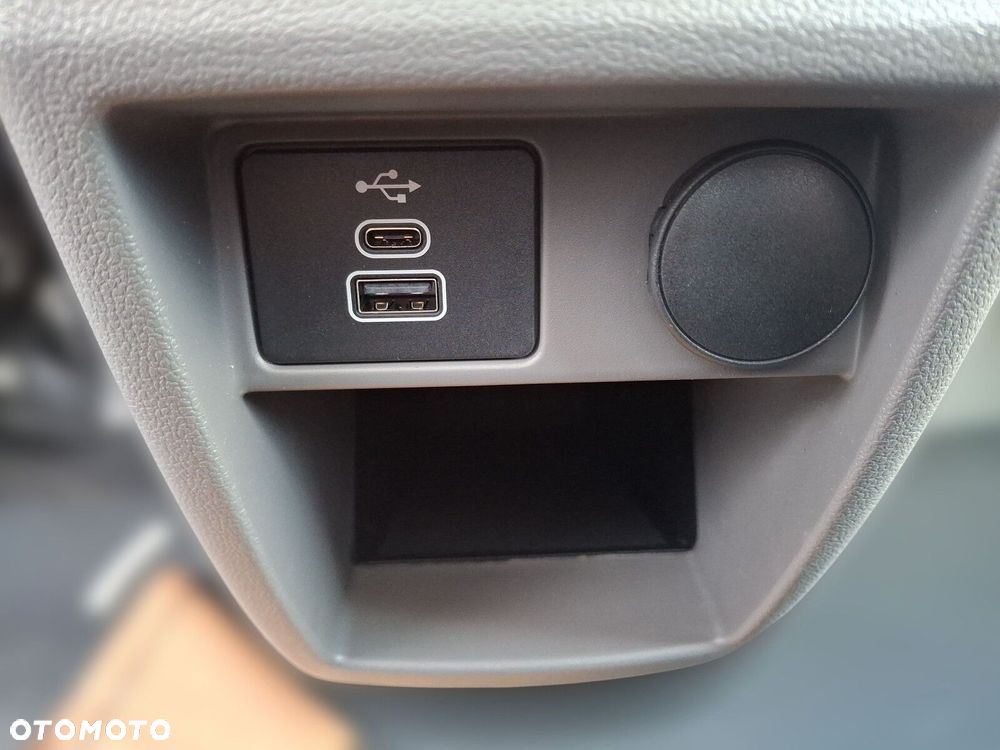Volkswagen Transporter Furgon 2.0 TDI 150 KM manual - 31