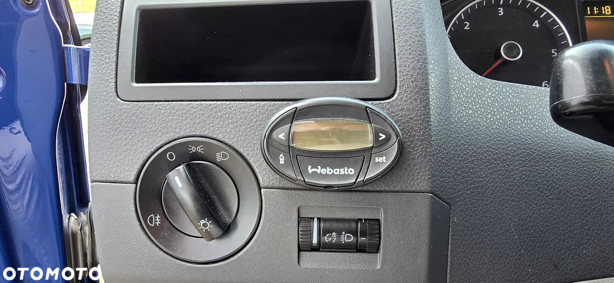 Volkswagen Caravelle - 10
