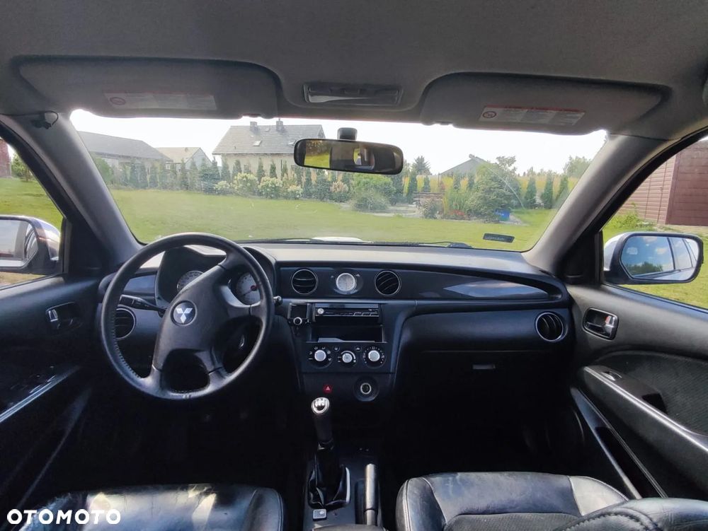 Mitsubishi Outlander 2.0 Turbo - 4