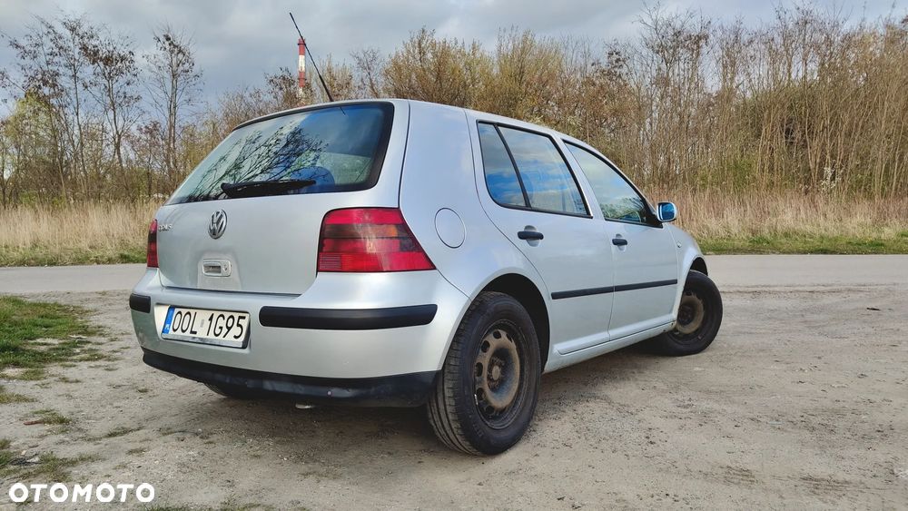 Volkswagen Golf 1.4 Basis - 2