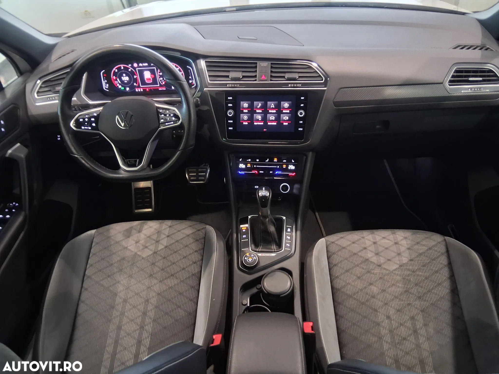 Volkswagen Tiguan 2.0 TDI SCR DSG 4Motion R-Line - 34