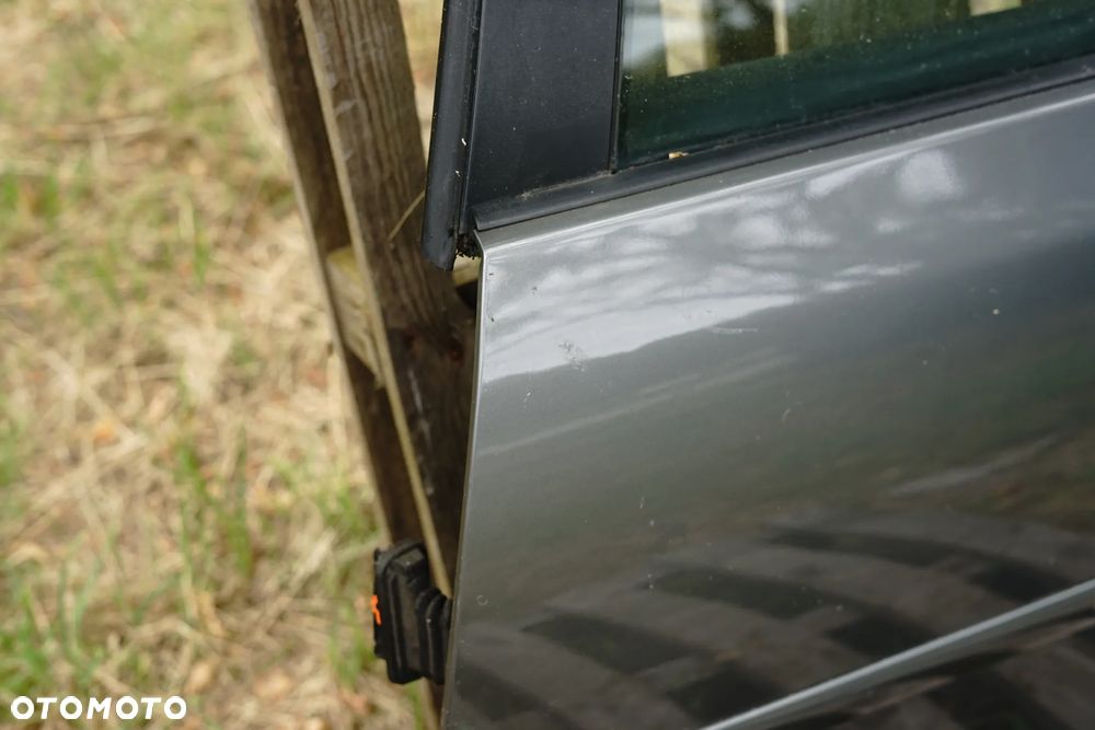 Drzwi tył tylne lewe VW Golf V 5d HB LA7T - 2