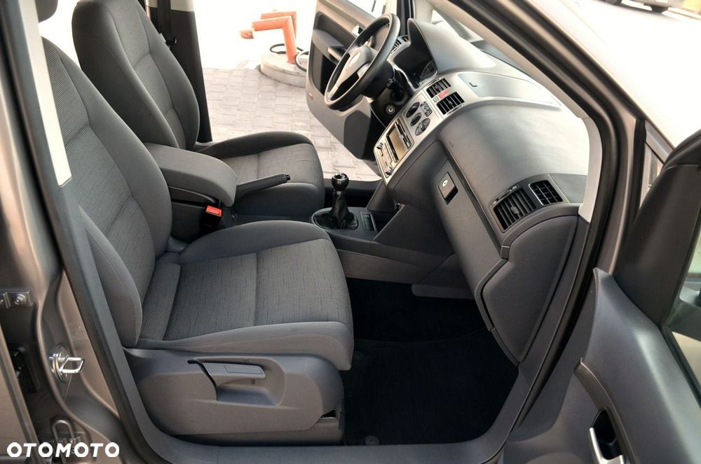Volkswagen Touran - 15