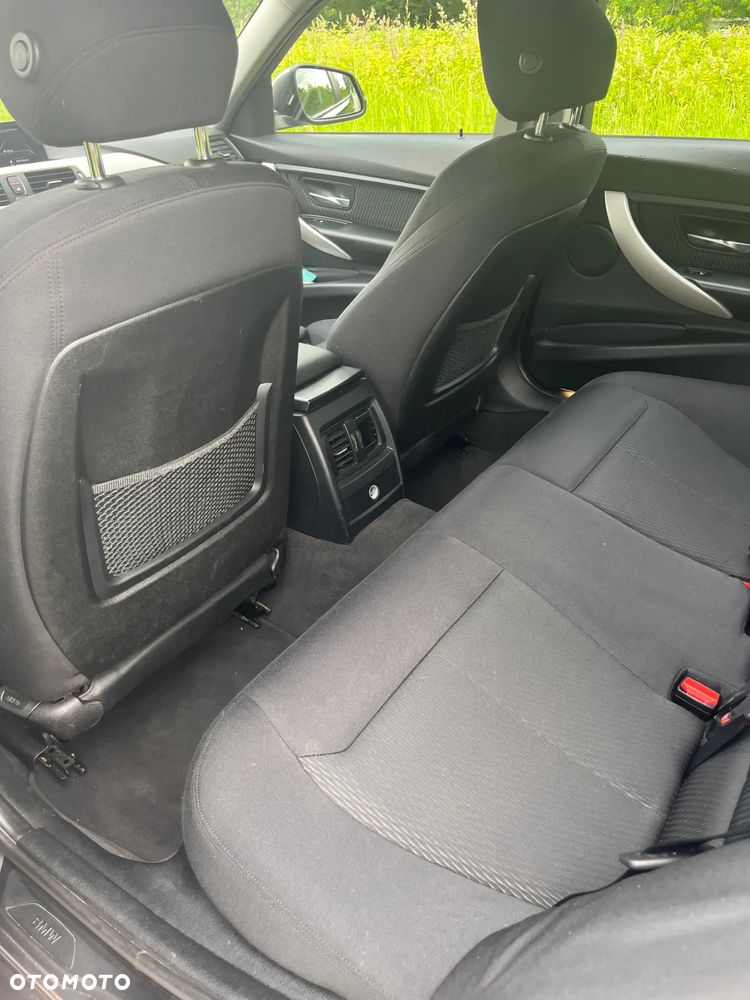 BMW Seria 3 320i Touring xDrive - 7