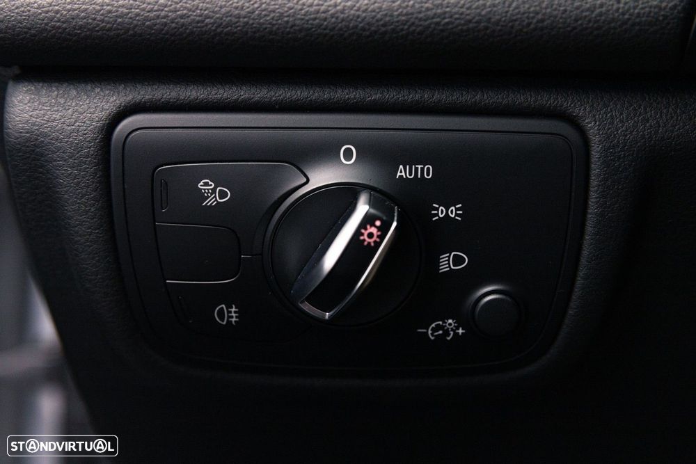 Audi A6 Avant 2.0 TDi S-line S tronic - 33