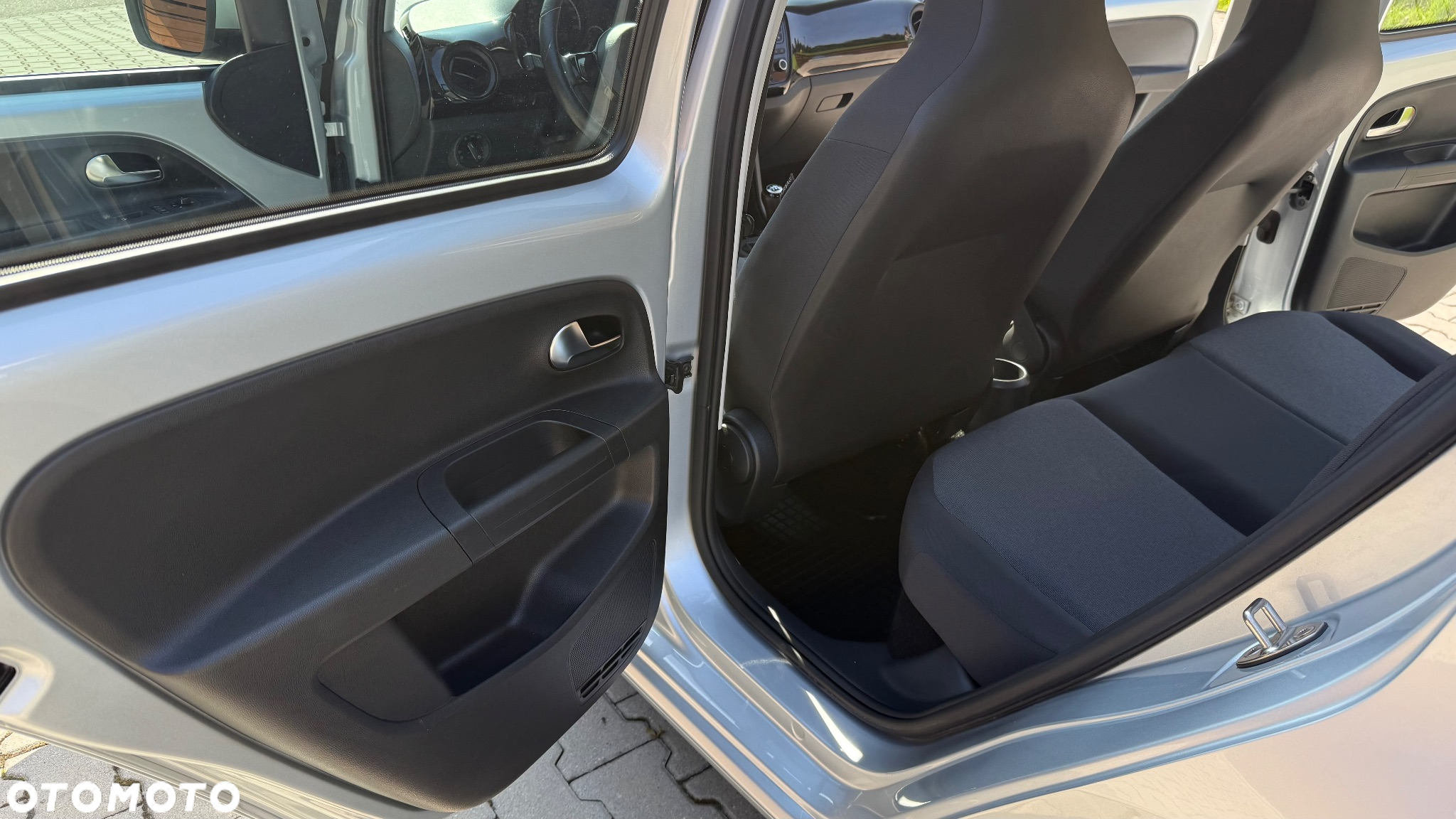 Volkswagen up! (BlueMotion Technology) high - 19