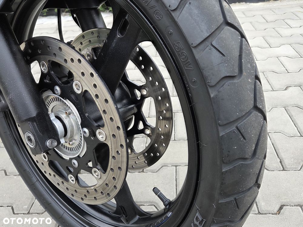 Suzuki V-STROM - 18