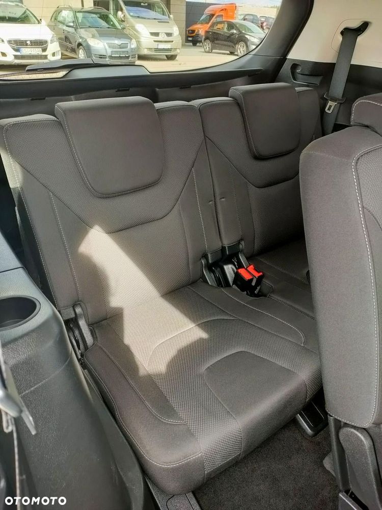 Ford S-Max - 21