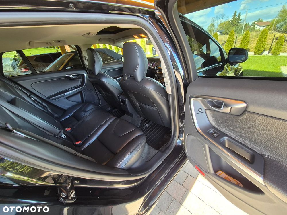 Volvo V60 D3 Summum - 31