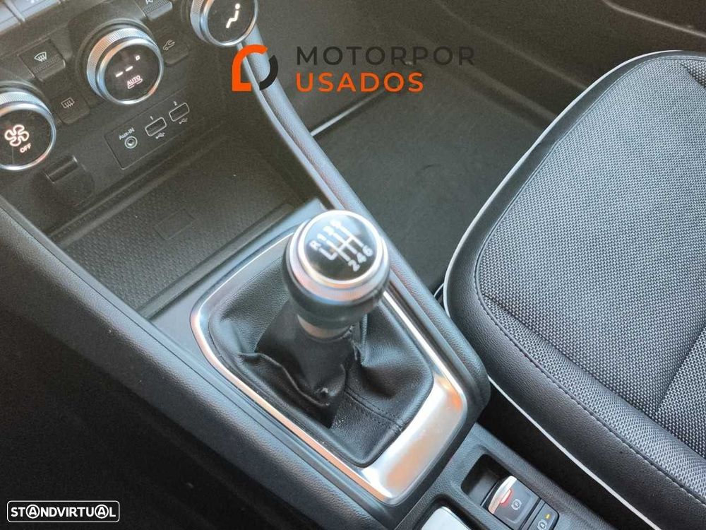 Renault Captur 1.0 TCe Intens - 24
