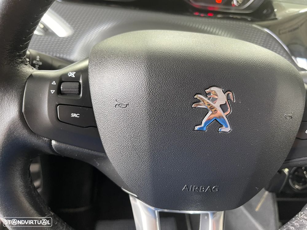 Peugeot 208 1.2 PureTech Style - 25