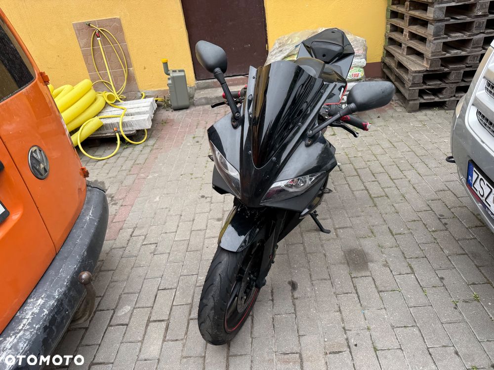 Yamaha YZF - 3