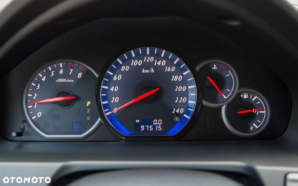 Mitsubishi Grandis 2.4 Intense - 32