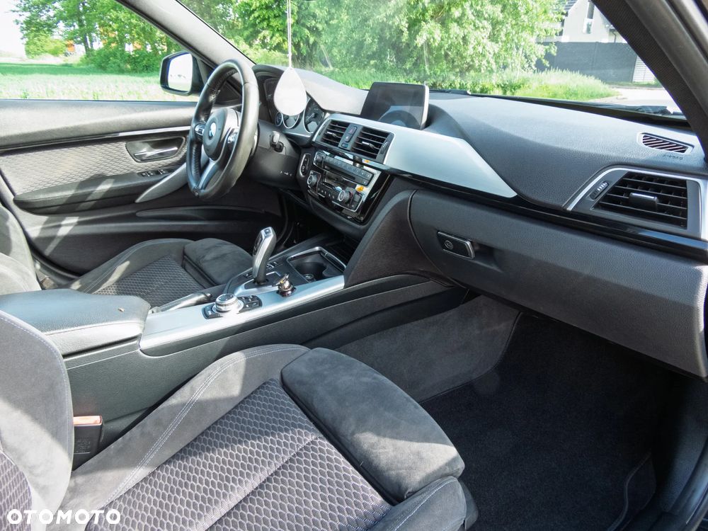 BMW Seria 3 318d M Sport Shadow - 18