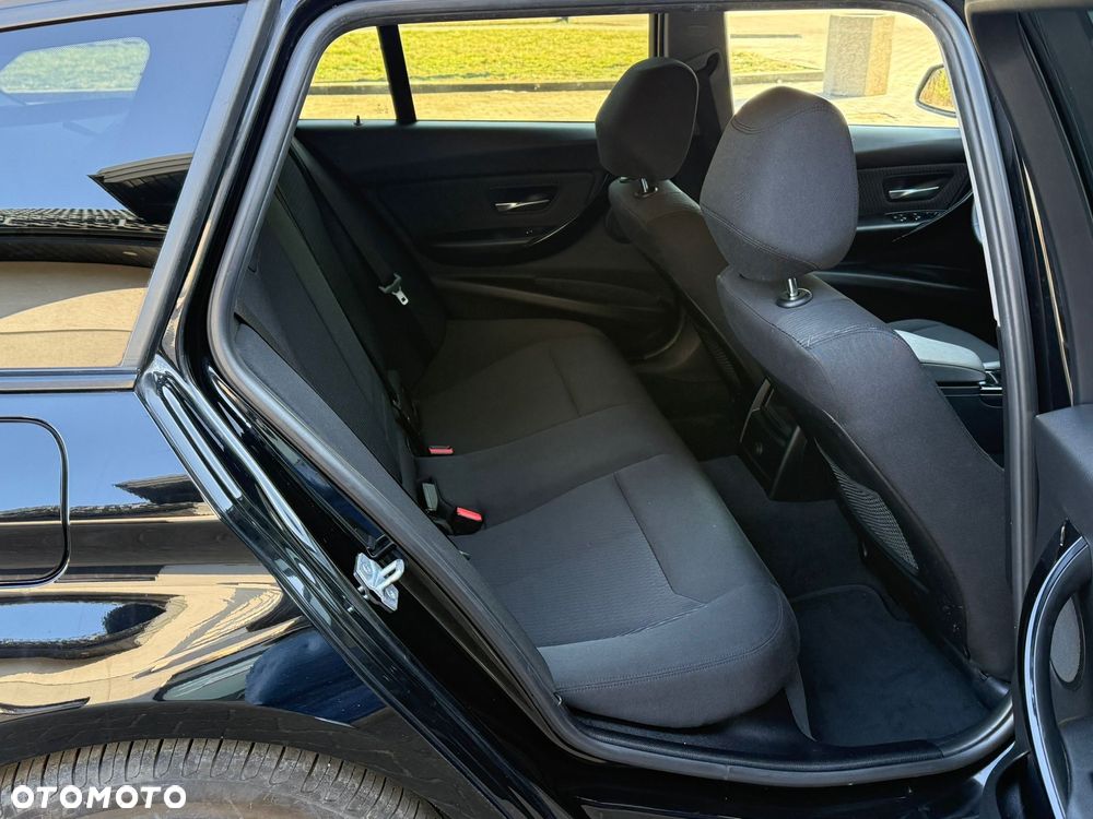 BMW Seria 3 318d - 31