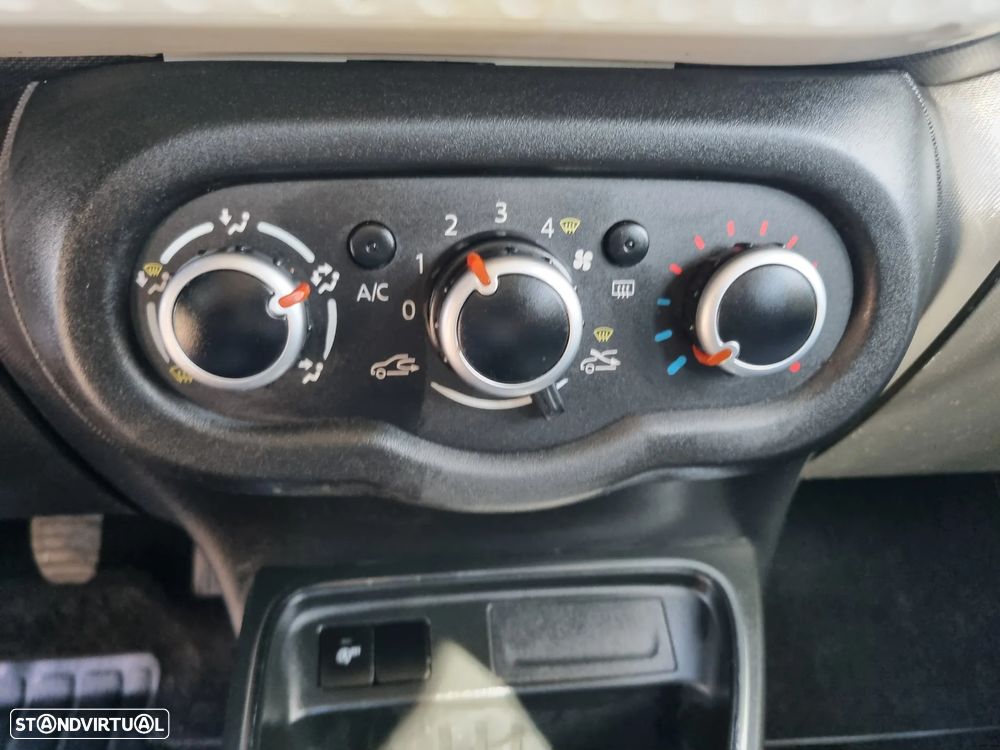 Renault Twingo 1.0 SCe Zen - 26