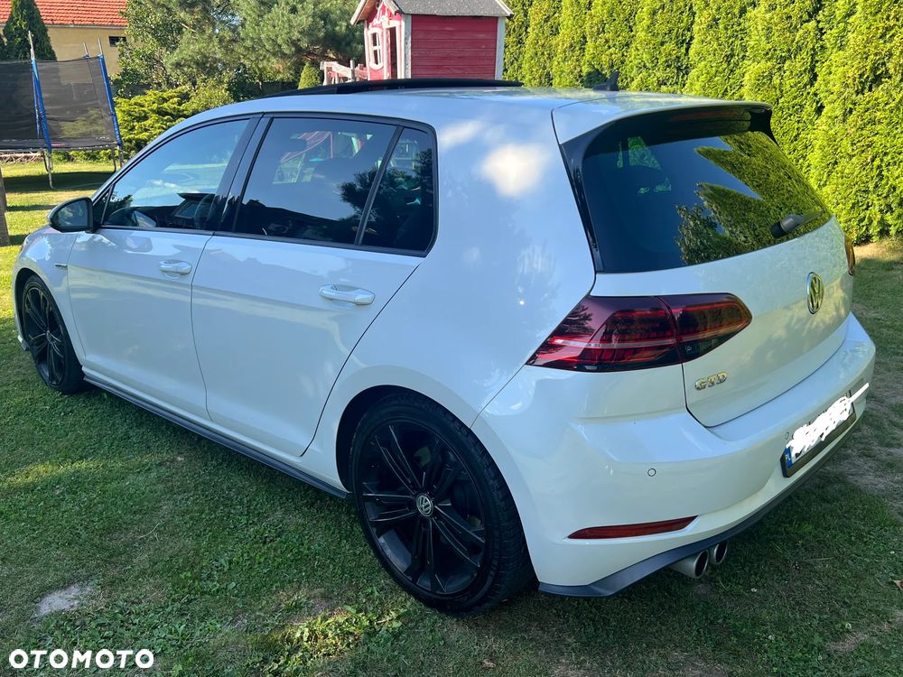 Volkswagen Golf - 6