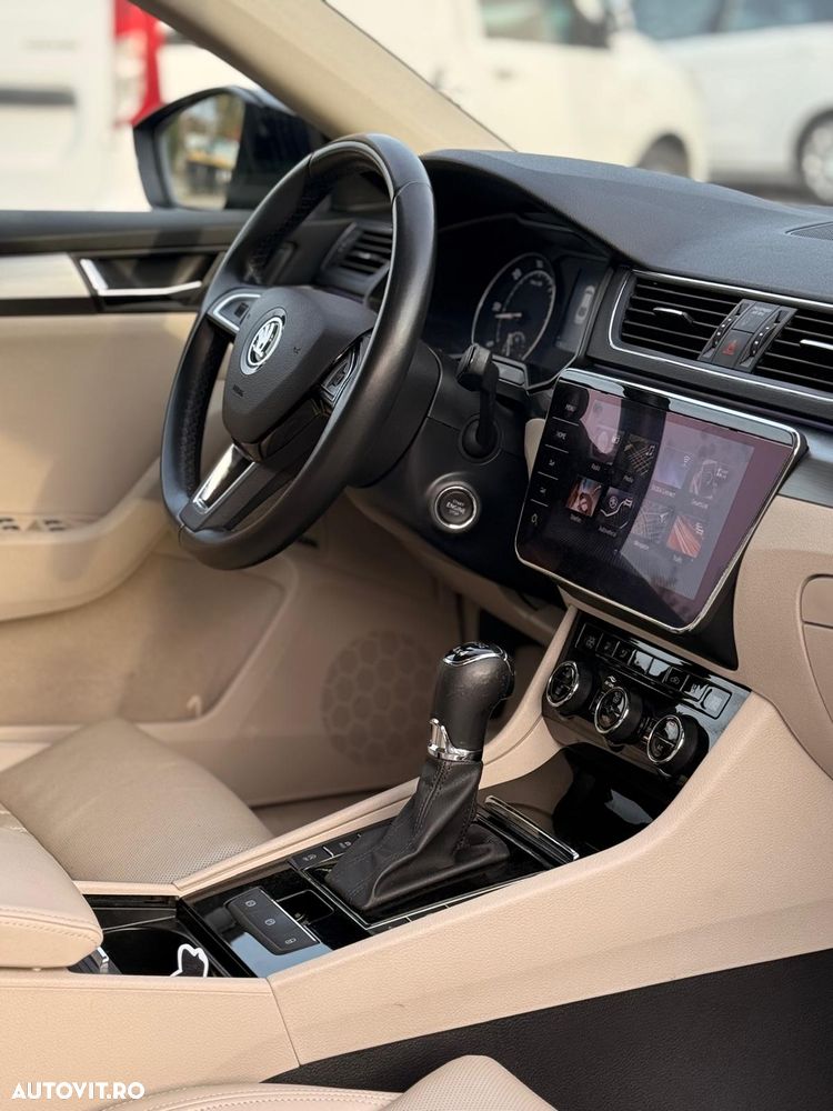 Skoda Superb 2.0 TDI 4x4 DSG Premium Edition - 25