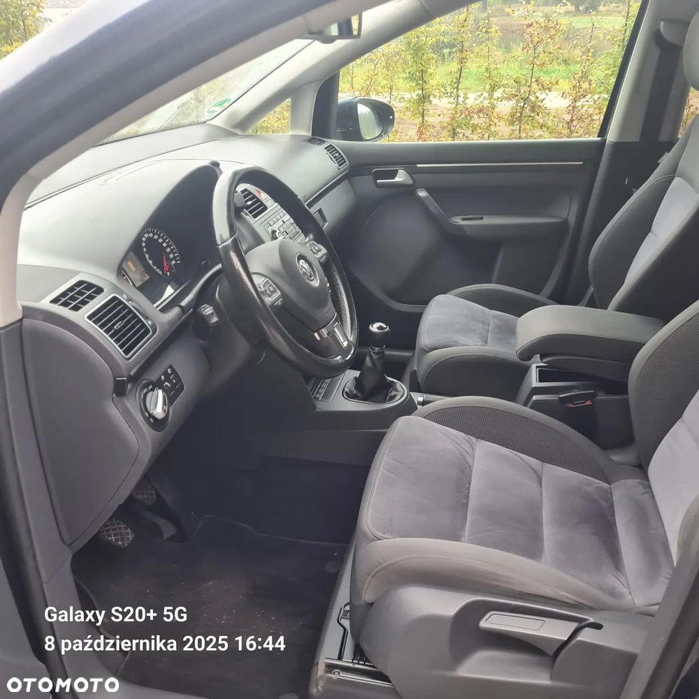 Volkswagen Touran 2.0 TDI DPF Highline - 10