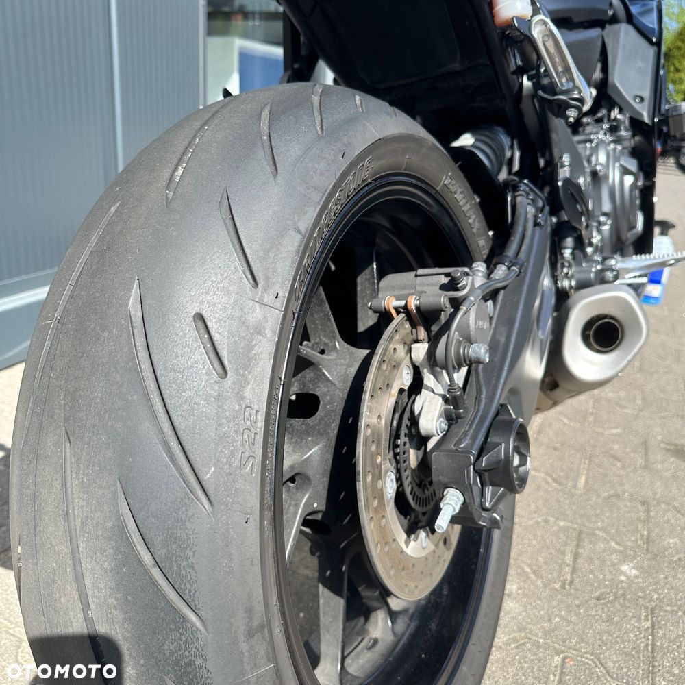 Yamaha R7 - 12