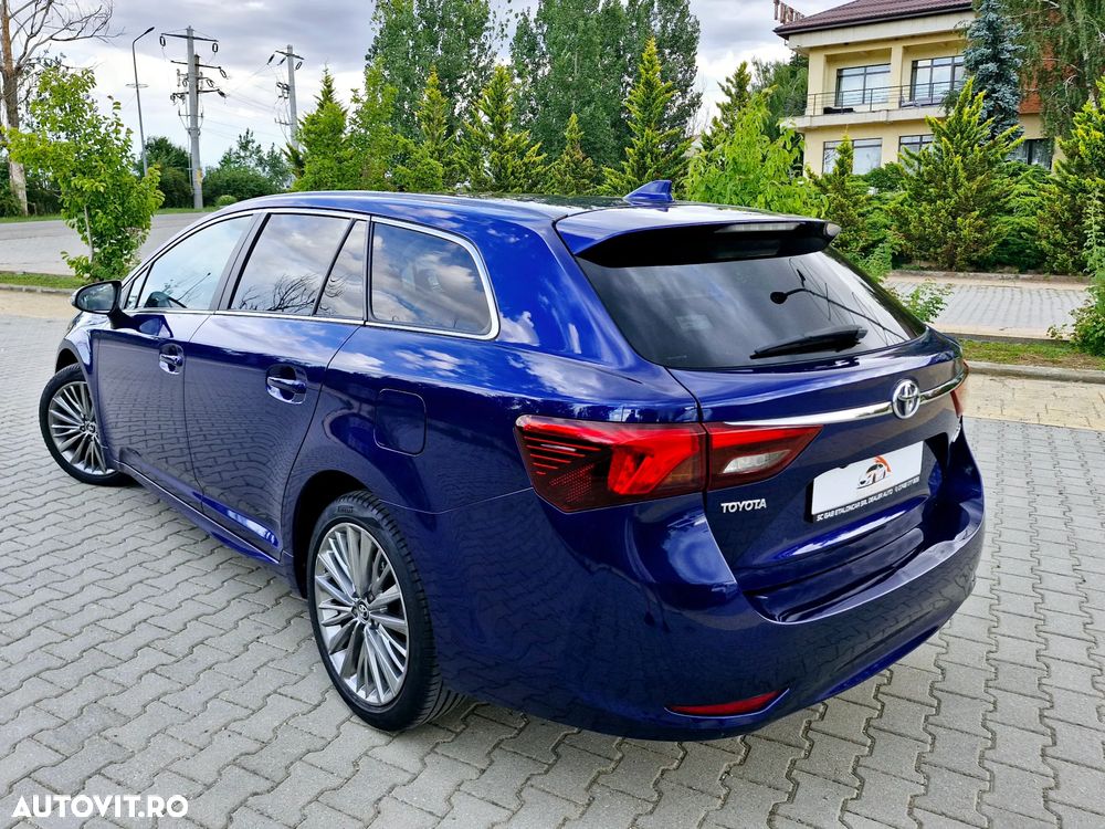 Toyota Avensis 2.0 D-4D Executive - 12