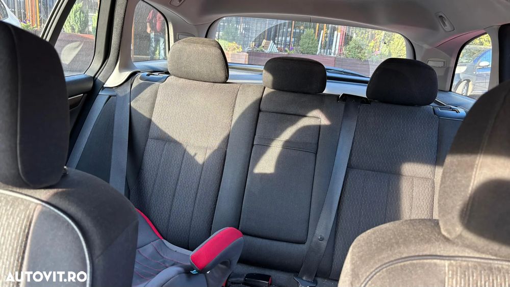 Mercedes-Benz C 180 T CGI Automatik BlueEFFICIENCY Elegance - 4