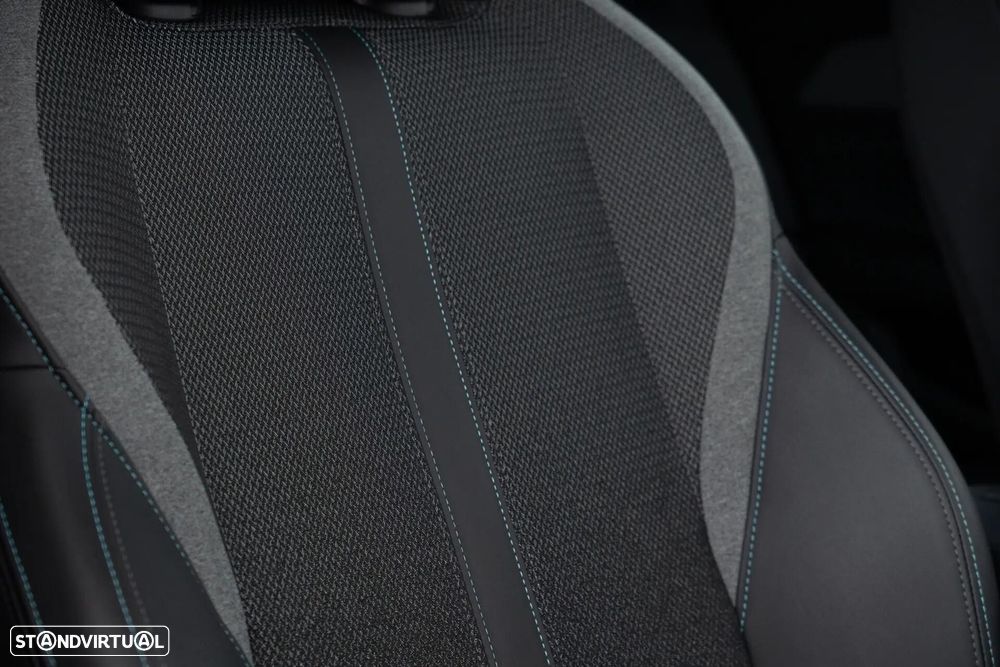 Peugeot 308 1.6 Hybrid Allure e-EAT8 - 28