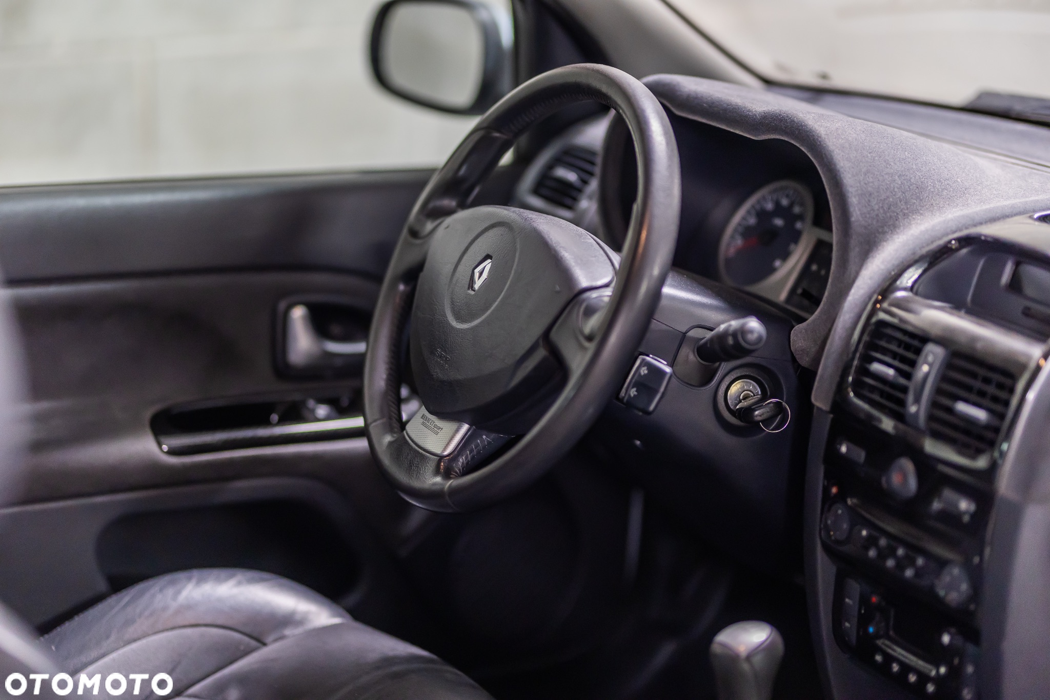 Renault Clio 2.0 16V Sport - 10