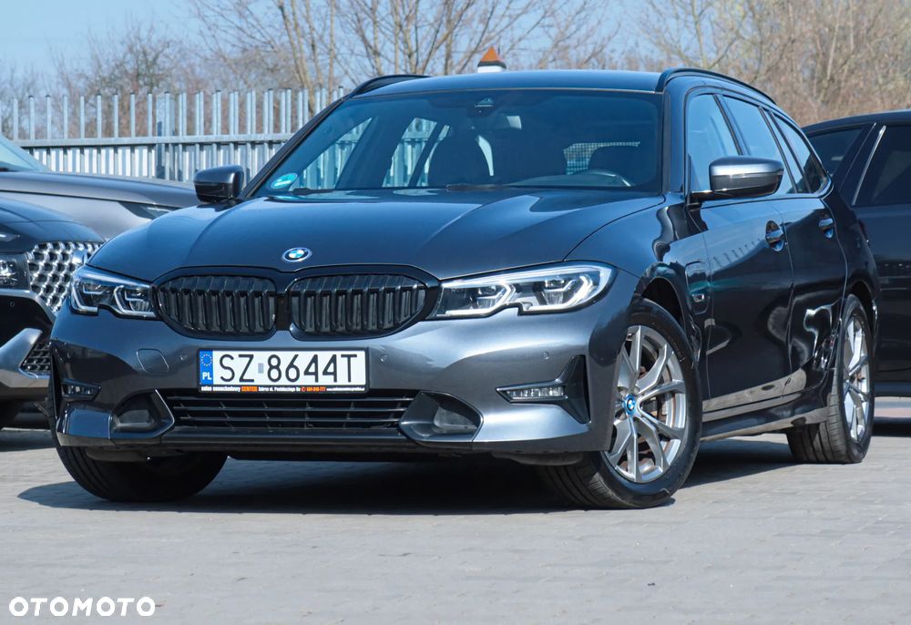 BMW Seria 3 330e Sport Line - 28
