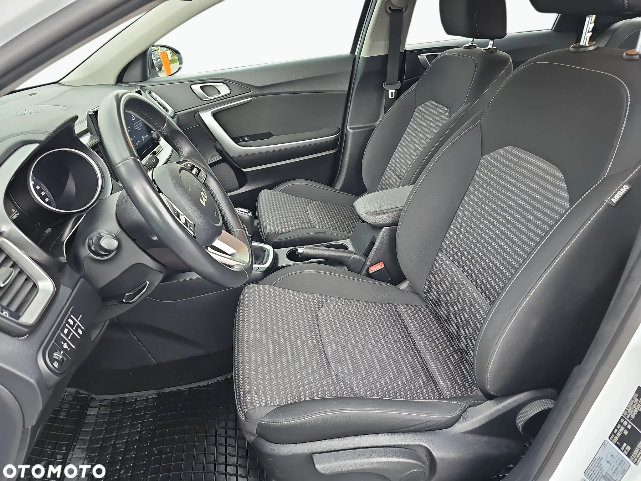Kia Ceed 1.5 T-GDI M - 12