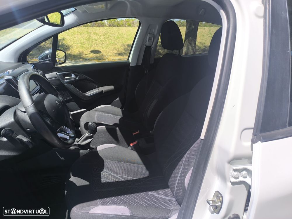 Peugeot 208 1.6 BlueHDi Style - 10