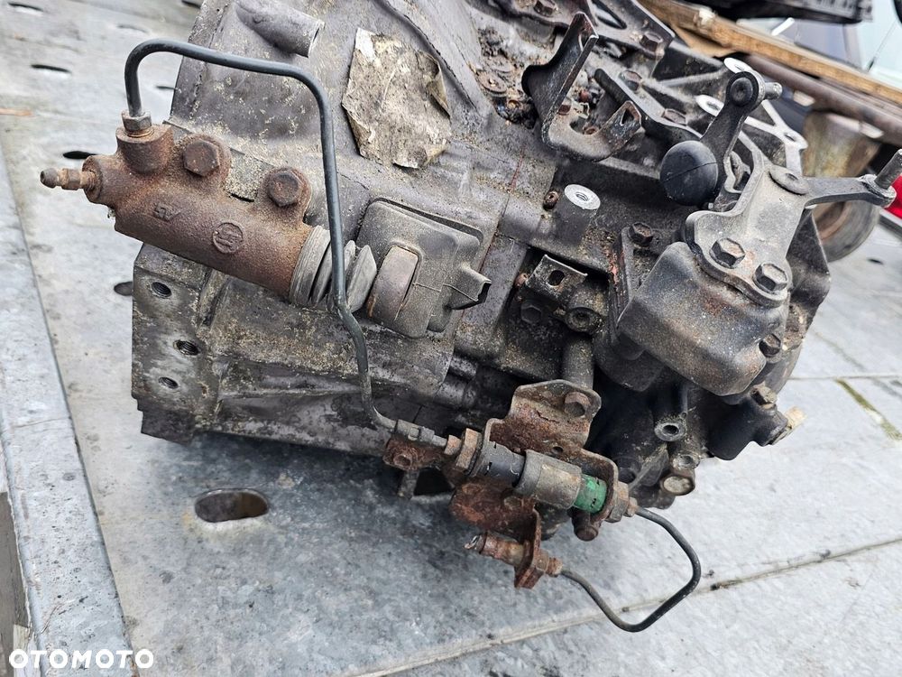 SKRZYNIA BIEGÓW TOYOTA AVENSIS T25 2.2 D4D D-CAT 07 2AD - 2