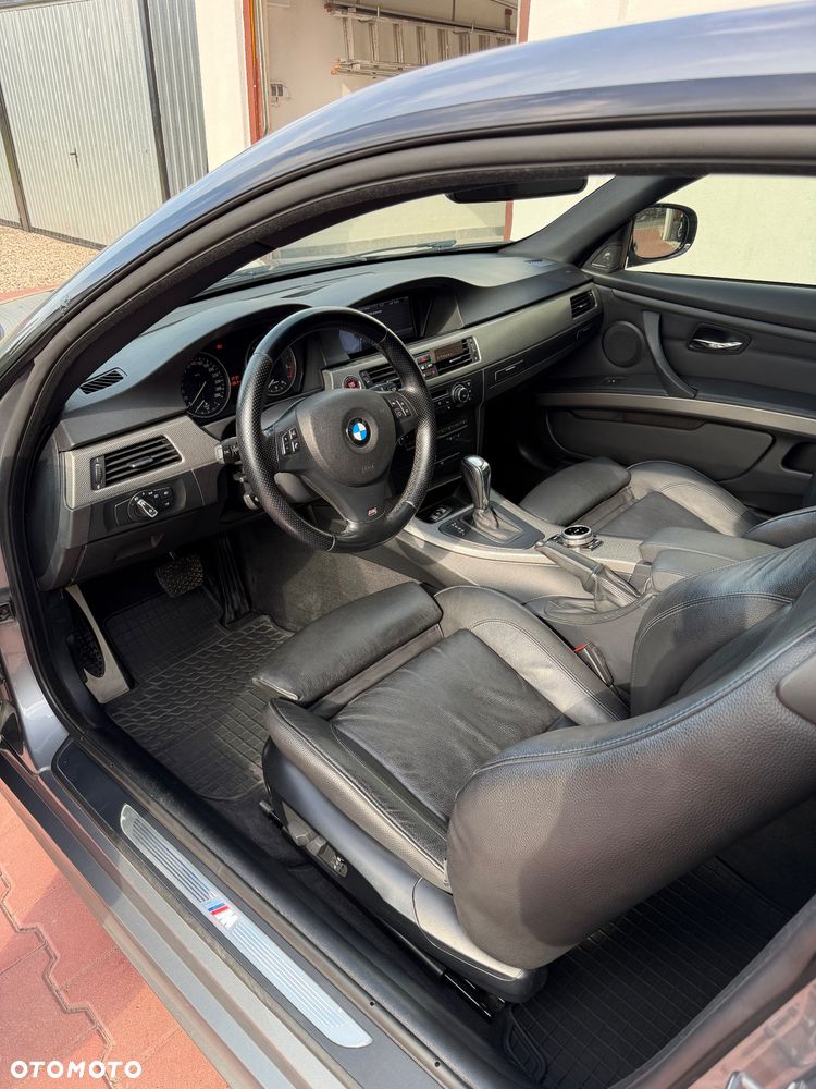 BMW Seria 3 330d xDrive - 24