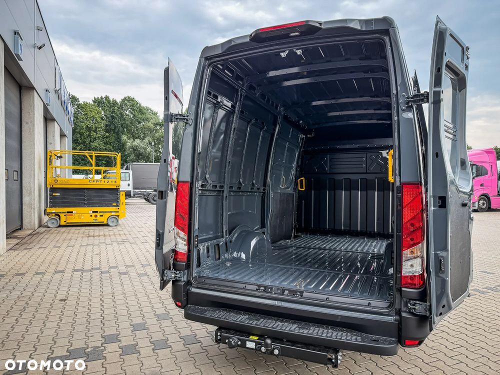 Iveco Daily 35S18HA8 V 3.0 Diesel 180 KM AT8 L3H2 - 19