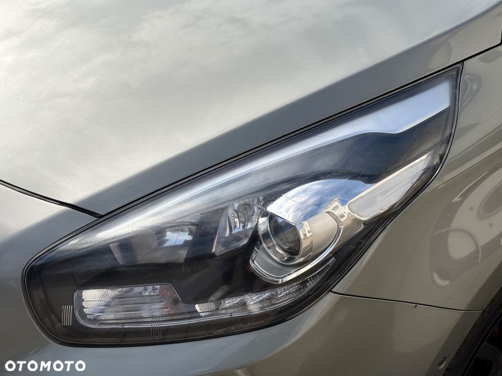 Kia Carens - 2