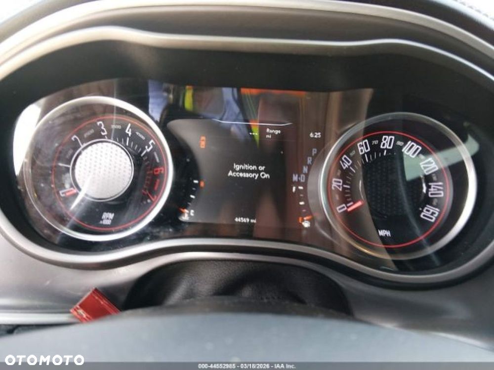 Dodge Challenger - 11