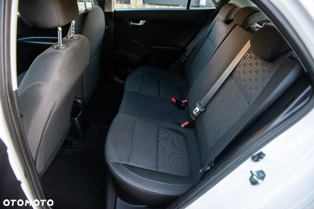 Kia Rio 1.2 Edition 7 - 31