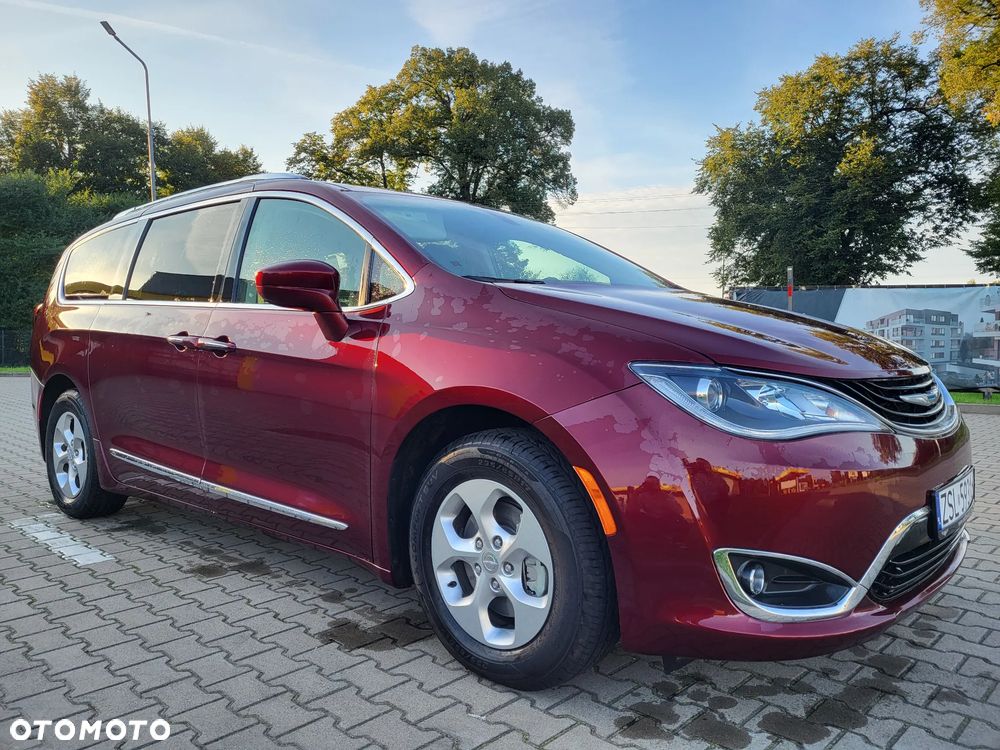 Chrysler Pacifica - 5