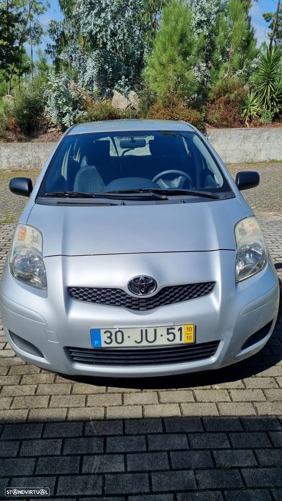 Toyota Yaris 1.0 VVT-i AC Manual+VSC - 2