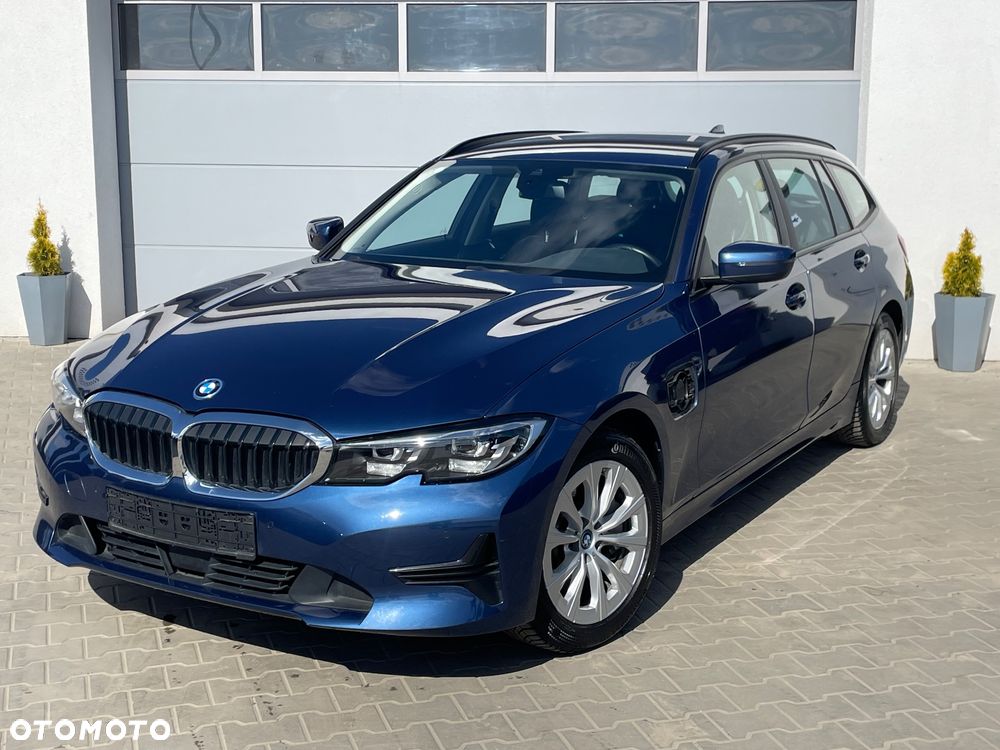 BMW Seria 3 330e iPerformance Sport Line - 1