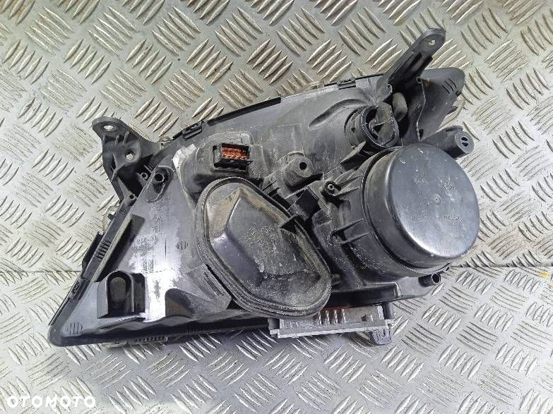 LAMPA PRAWA PRZEDNIA OPEL VECTRA C 5DV008290-00 - 2