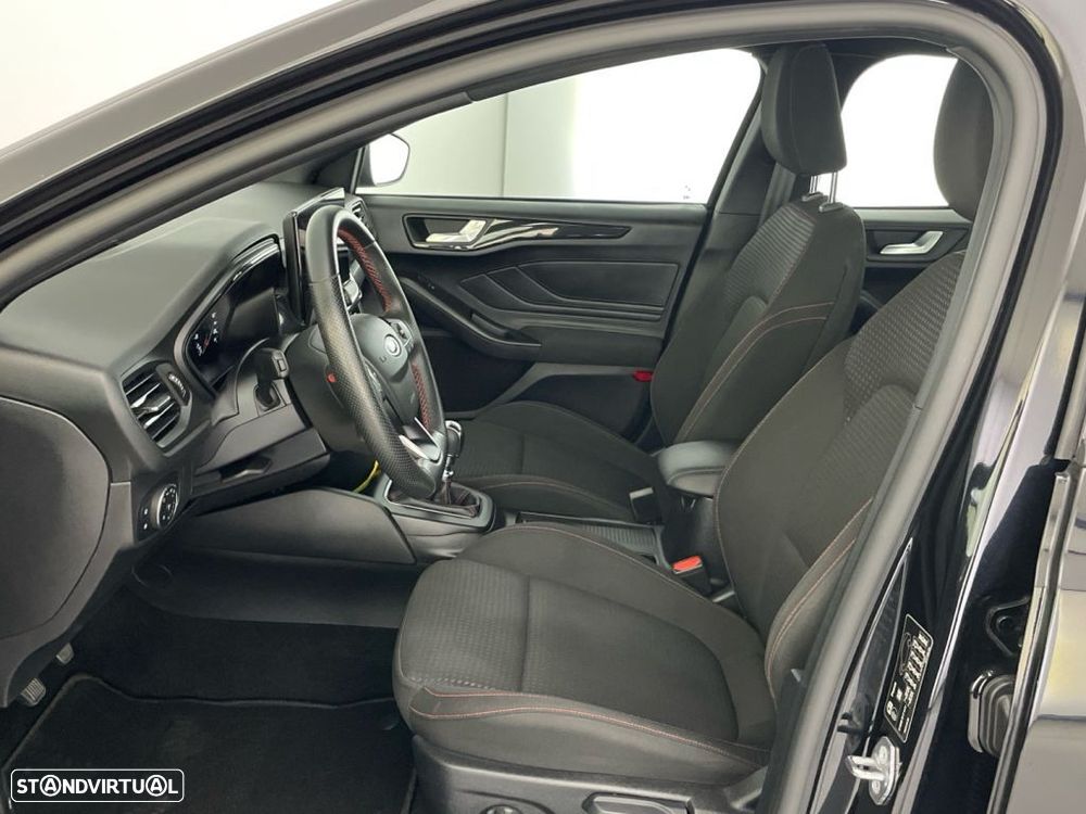 Ford Focus 1.0 EcoBoost MHEV ST-Line - 11