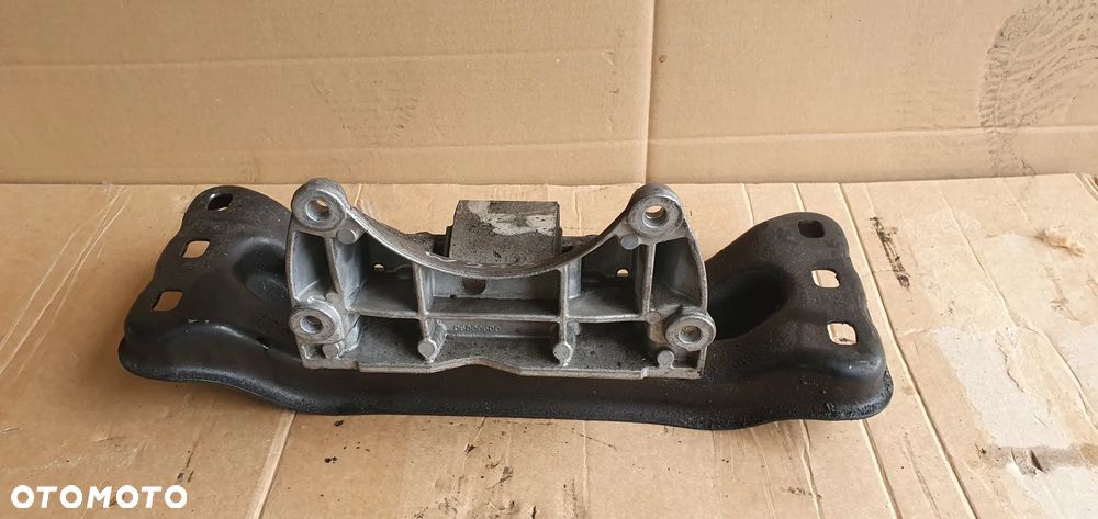 Łapa poduszka skrzyni biegów Mercedes E-Klasa W213 3.0 CDI A2052420340 A2132421001 - 2