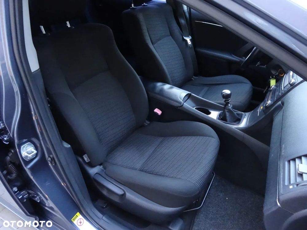 Toyota Avensis 1.8 Sol - 24
