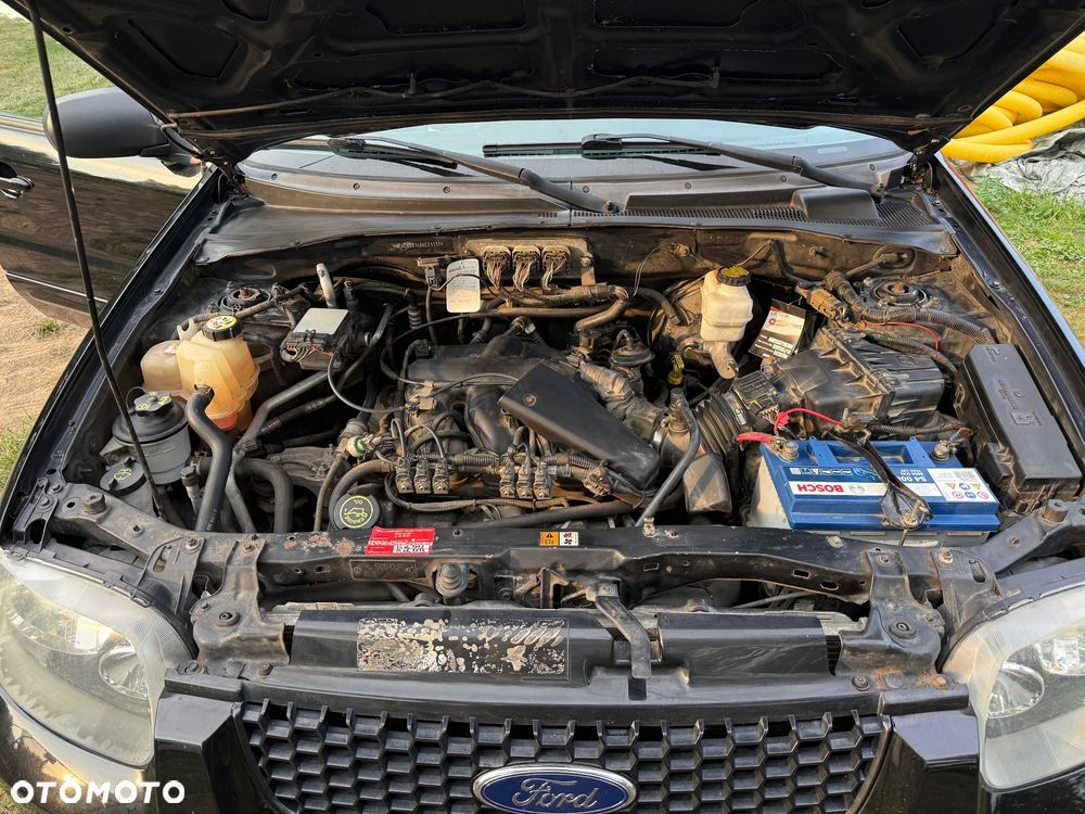 Ford Maverick 3.0 V6 Limited - 16
