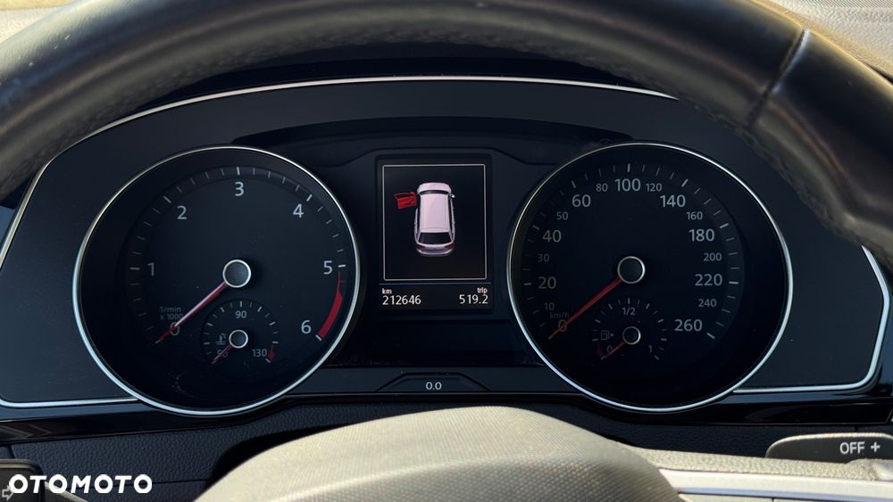Volkswagen Passat - 13