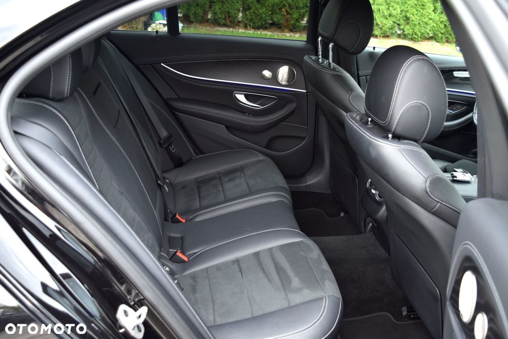 Mercedes-Benz Klasa E 220 d 4-Matic AMG/Avantgarde - 27